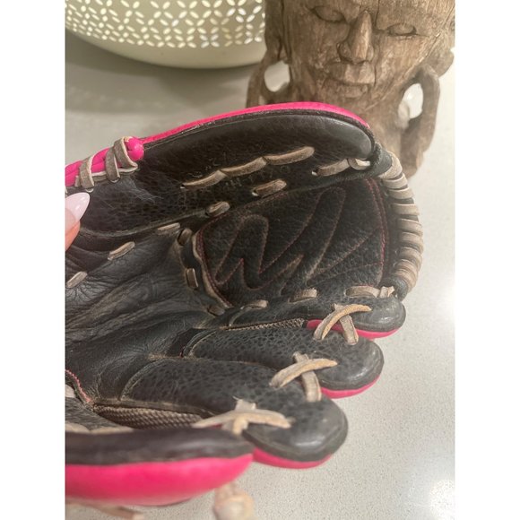 Louisville Slugger Baseball Glove Diva Series DV14-HP 10.5” Left Hand RHT Pink - Picture 5 of 8